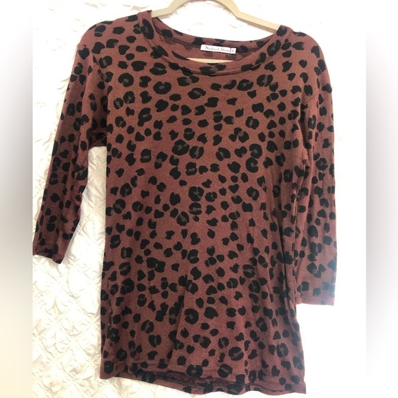 Michaels Stars Animal Print Top - Picture 2 of 4